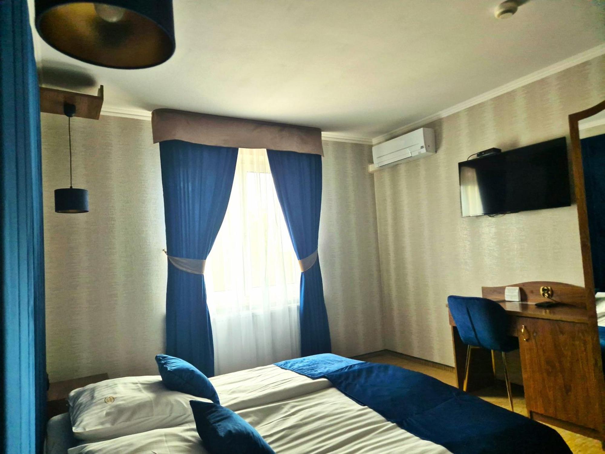 Dworek Nad Stawem & Laznia Piwna Ostrów Mazowiecka Exterior foto