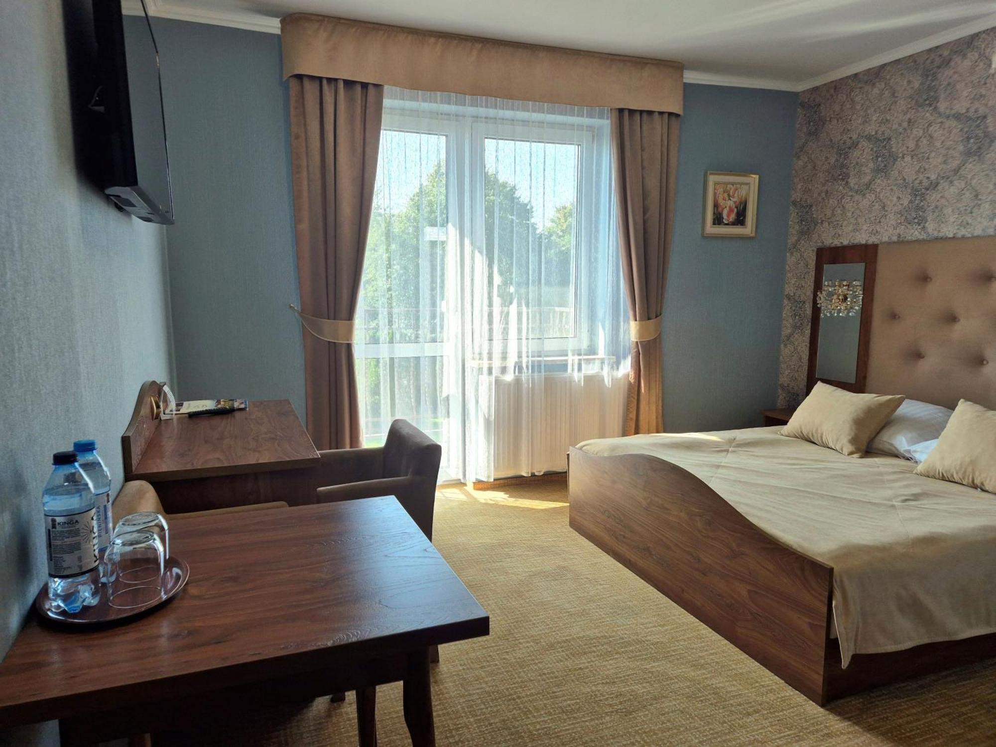 Dworek Nad Stawem & Laznia Piwna Ostrów Mazowiecka Exterior foto